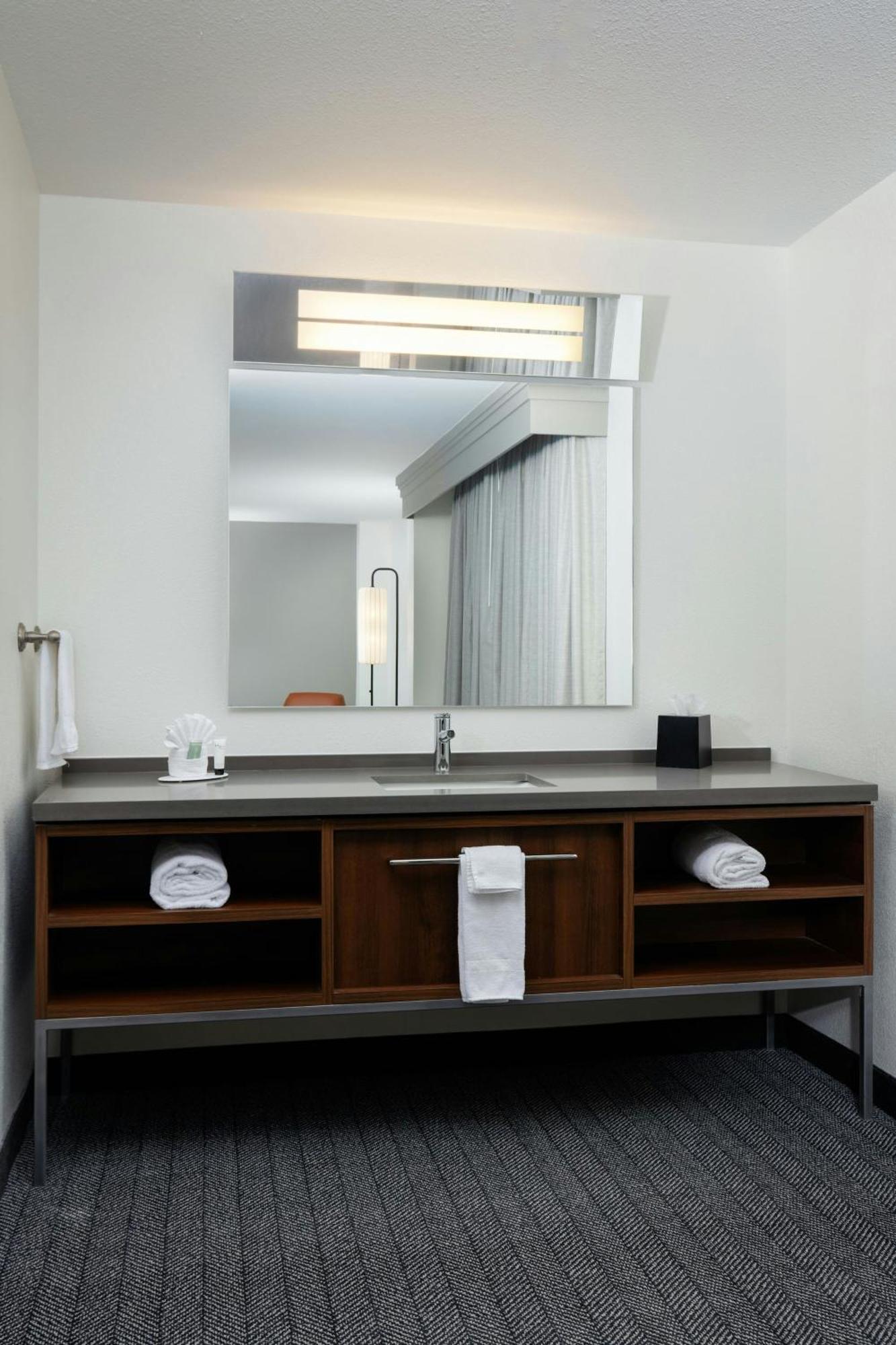 Courtyard By Marriott At Old Town Hotel Wichita